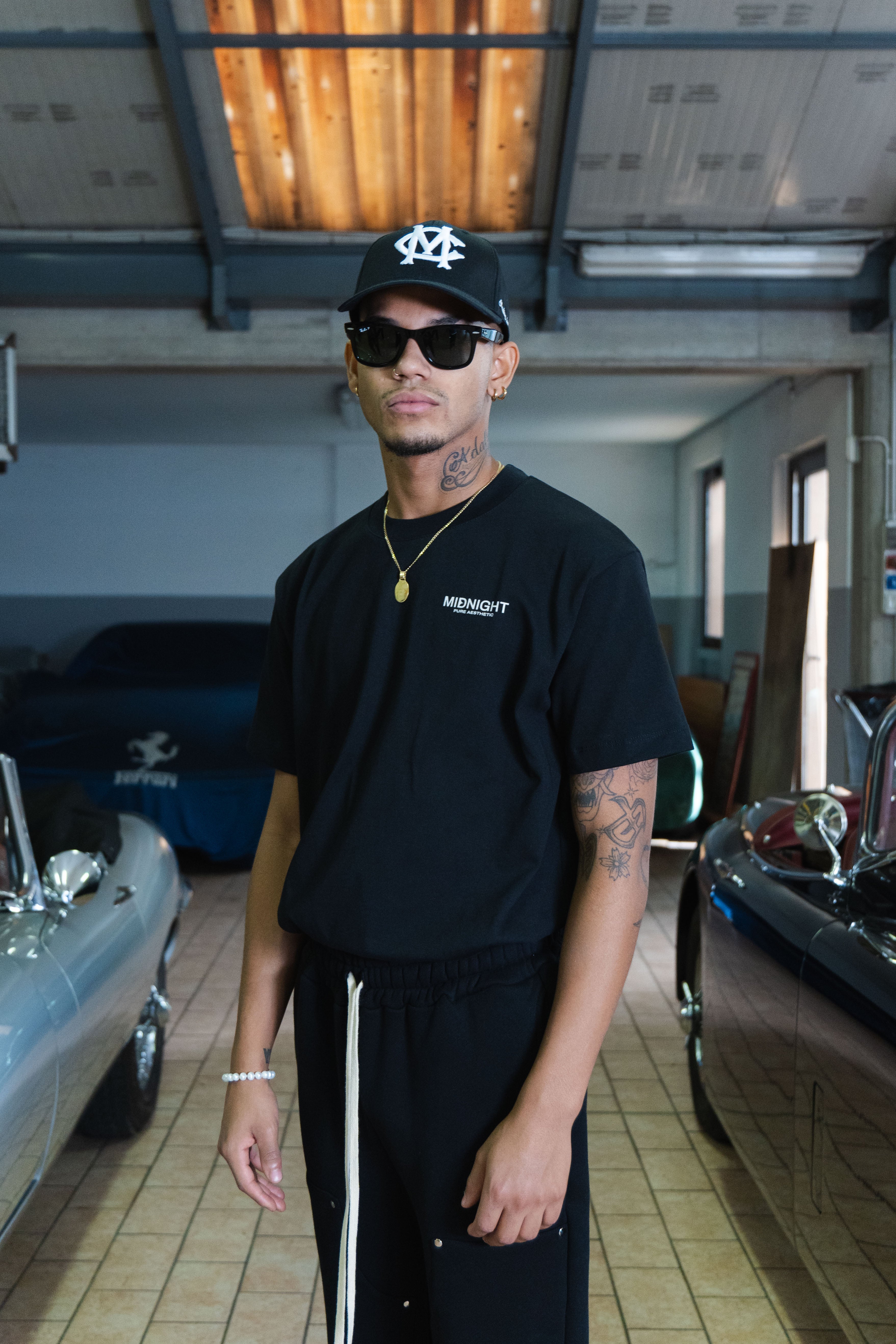 PURE AESTHETIC T-SHIRT - BLACK/IVORY