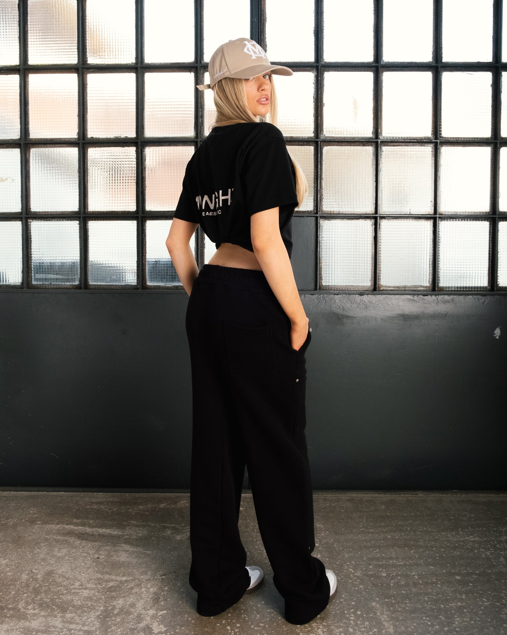 PURE AESTHETIC T-SHIRT - BLACK/IVORY